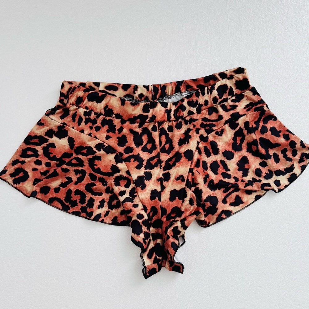 Casual Shorty Shorts Leopard Print NWOT